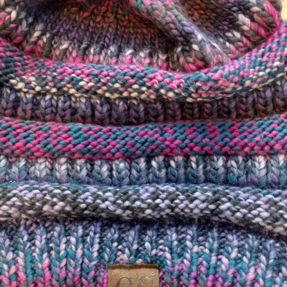 cc exclusive stretch cable messy bun beanie multi color - Picture 1 of 7